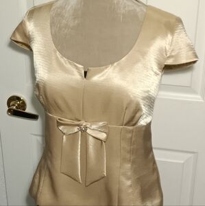 Sandra Darren Woman's 14 Gold Satin Top Cap Sleeve Scoop Neck Bow Stones Evening